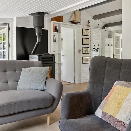 3 Bedroom Nice In Vaeggerlose Ferienhaus
